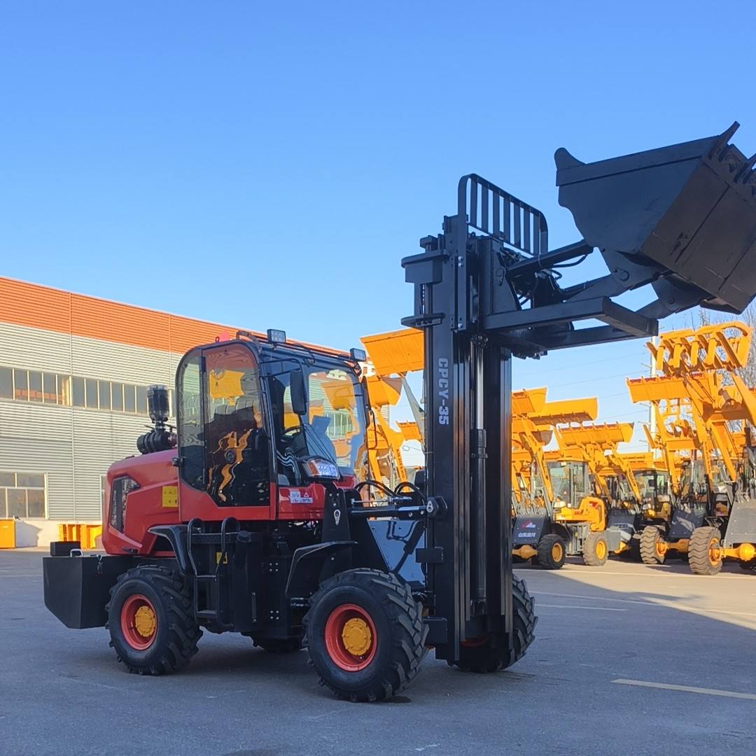4WD Diesel Rough Terrain Forklift 3-7 Ton Stacker - Detail view