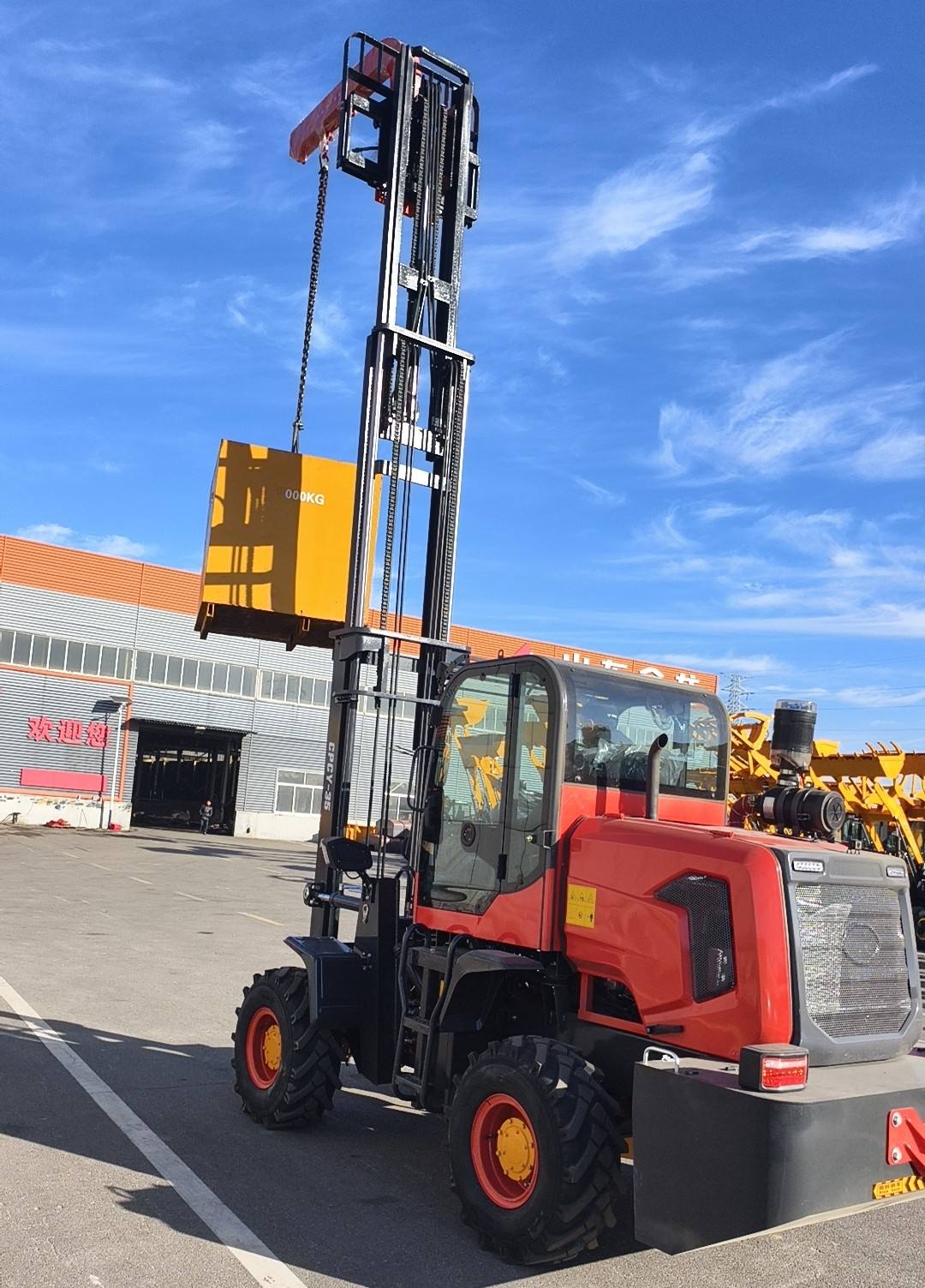 4WD Diesel Rough Terrain Forklift 3-7 Ton Stacker - Detail view