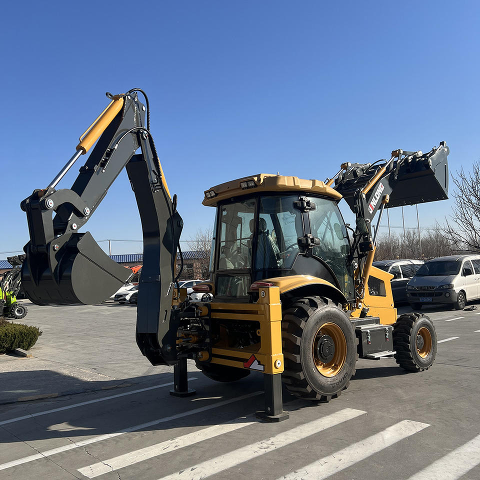 Mini Backhoe Loader Tractor with Euro V Engine - Detail view 2