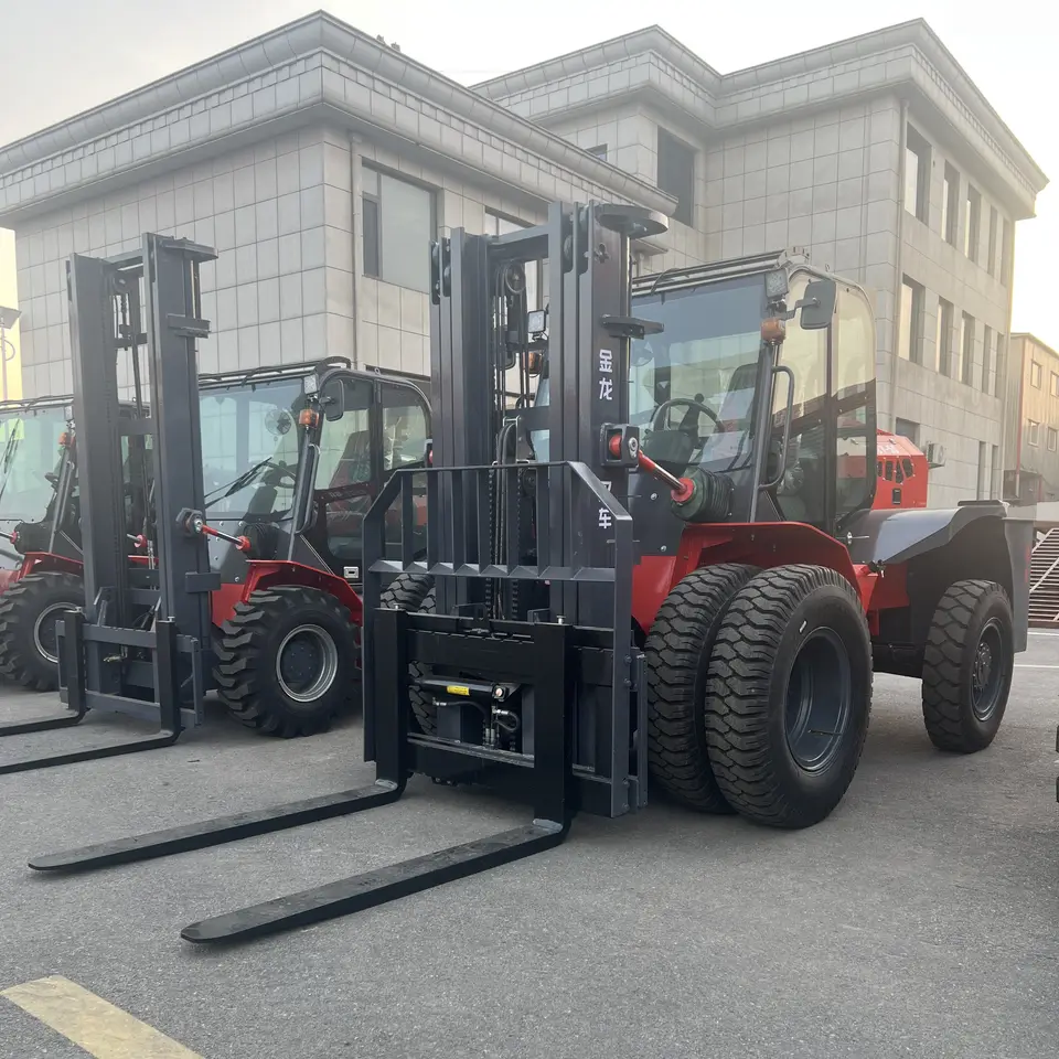 3-7 Ton CE ISO Certified Diesel Rough Terrain Forklift 4WD - Detail view 4
