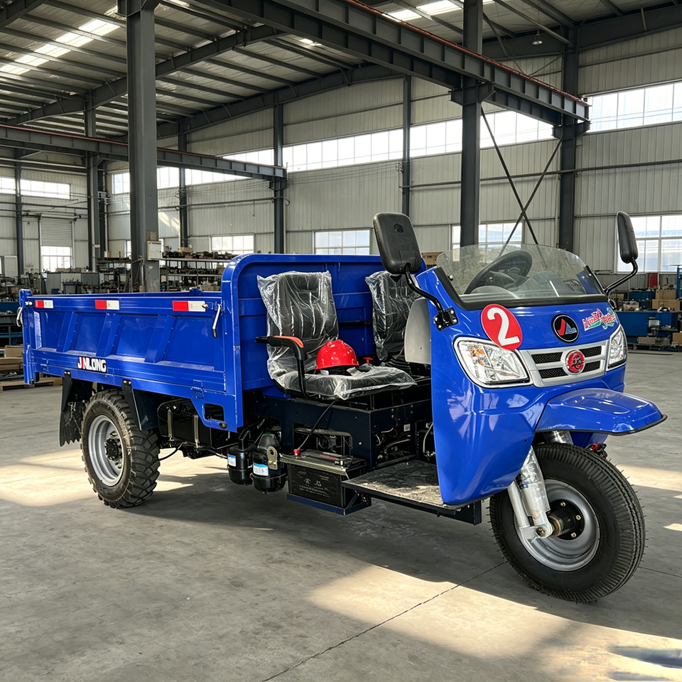 Durable Three Wheel Cargo Dump Truck with High Mounted Closed Fuel Tank - Detail view 4
